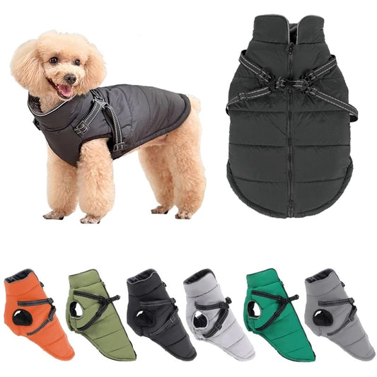 Wasserfeste Jacke. Gut geeignet für die kalten und nassen Tage. Mit integriertem Geschirr für einen angenehmen Komfort deines Lieblings.